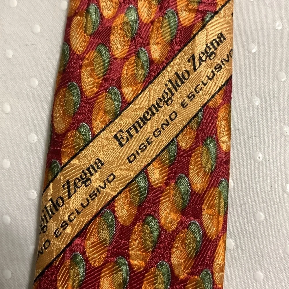 Ermenegildo Zegna Elegant 100% Silk Men's Tie